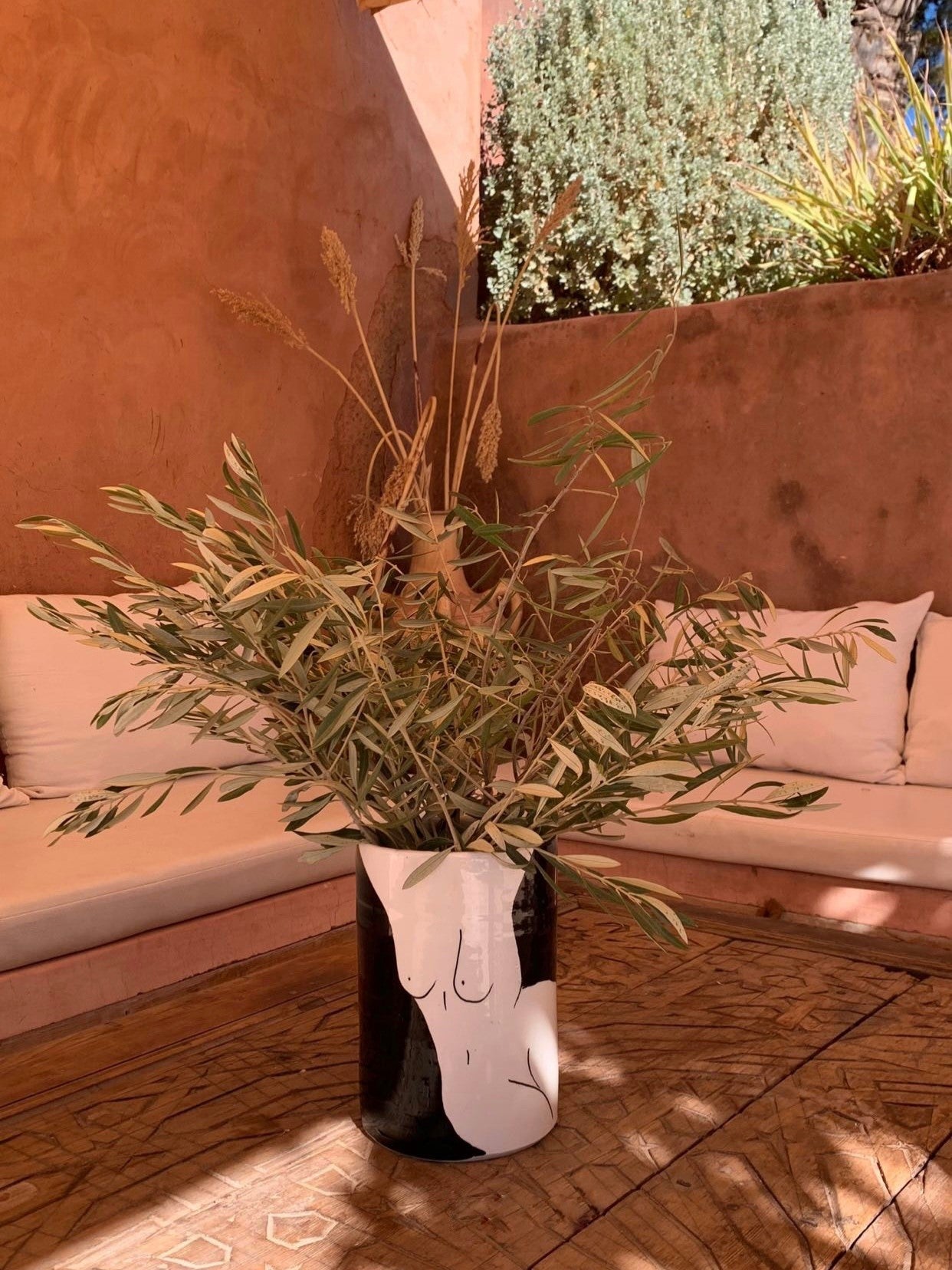 moroccan unique handmade ceramic traditional craftsmanship pottery black vase morocco patterns